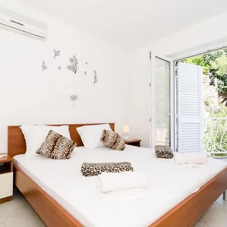 Daniela - Double With Balcony And Sea View Apartman Mlini